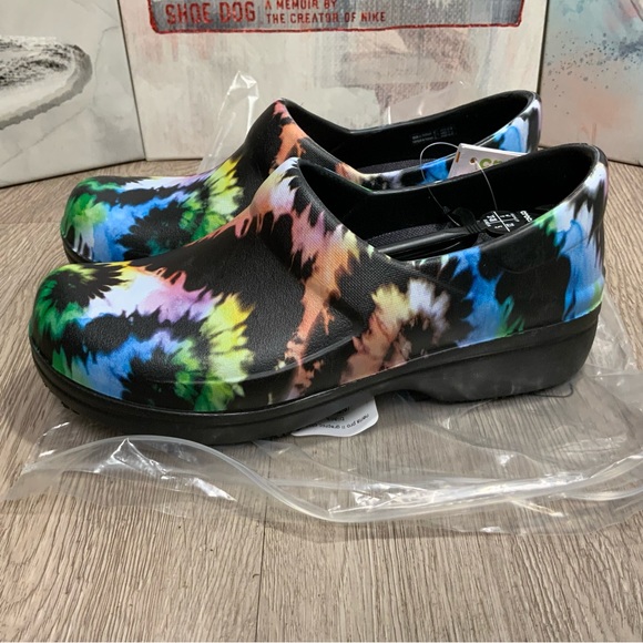 CROCS Shoes - New Crocs Neria Pro II Graphic Clog Women's US Size 6,  7 205385-001 (3277)